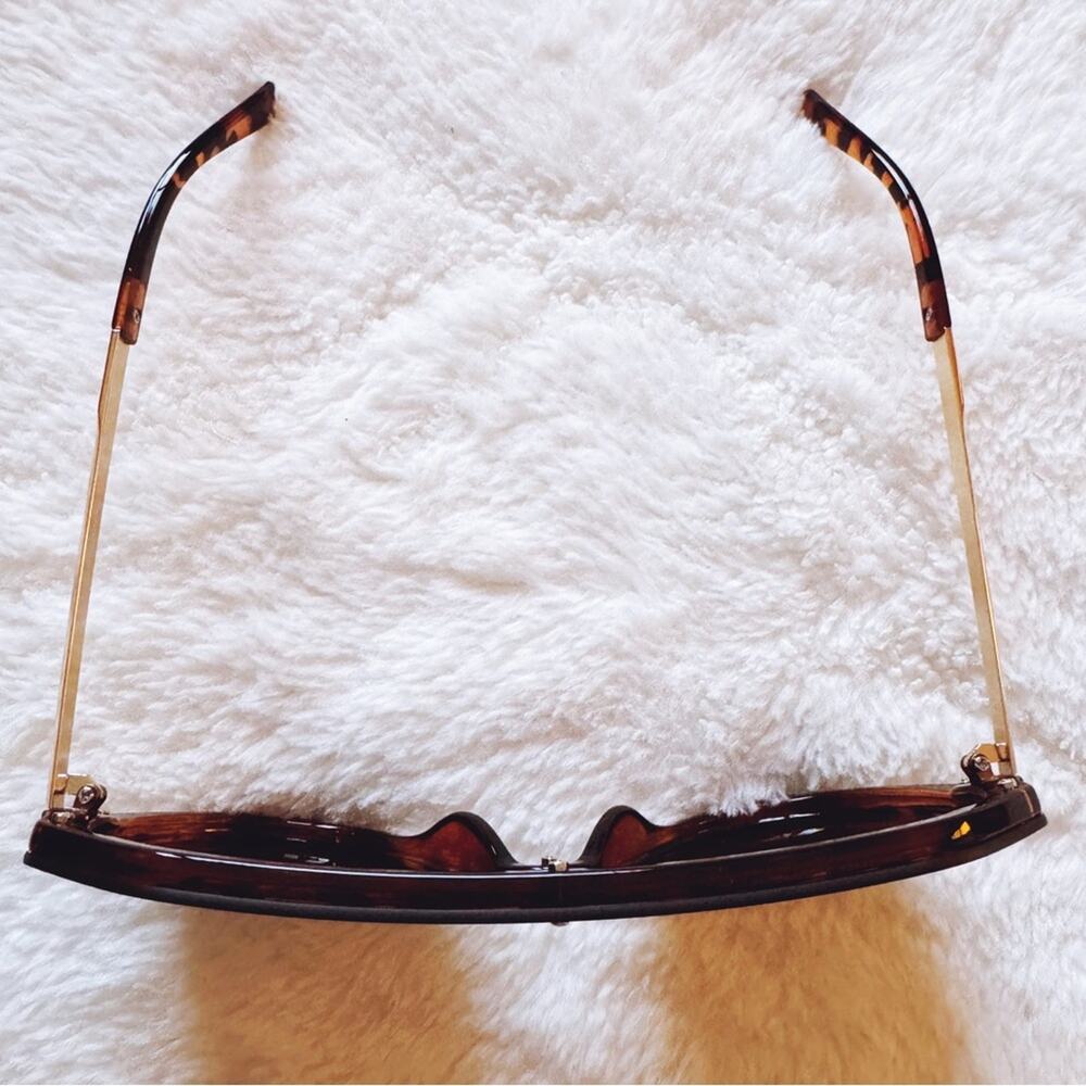 Clarissa Tortoise Brown Oversized Sunglasses - Picture 5 of 15